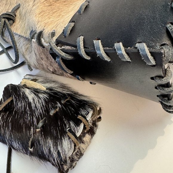 Hand made custom cowhide bucket bag - Picture 5 of 10